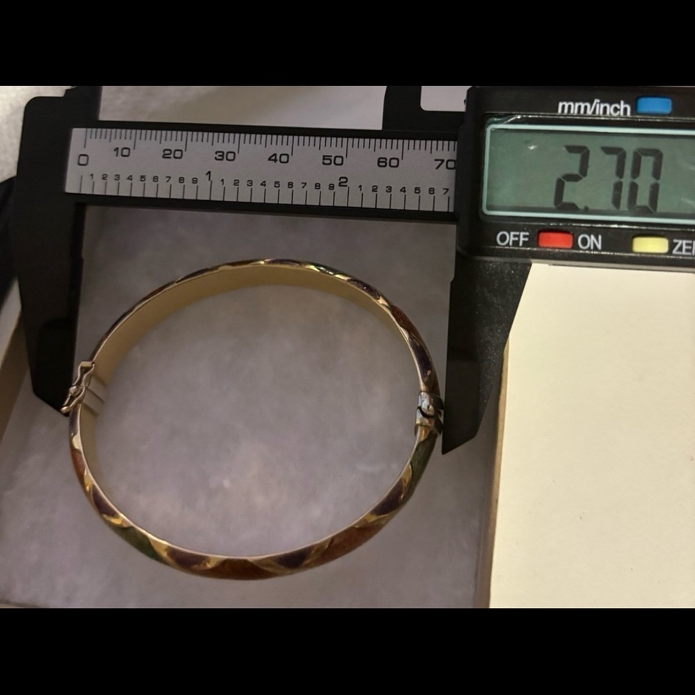 14k gold checkered enamel bangle bracelet - Picture 9 of 10